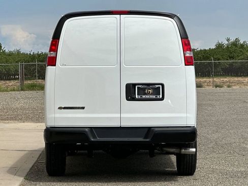 New 2026 Chevrolet Express 3500 RWD image 5