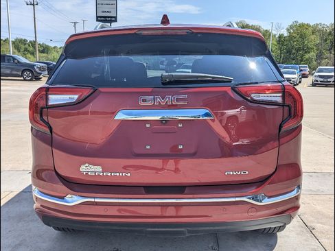 Used 2024 GMC Terrain Denali w/ LPO, Floor Liner Package AWD/4WD image 10