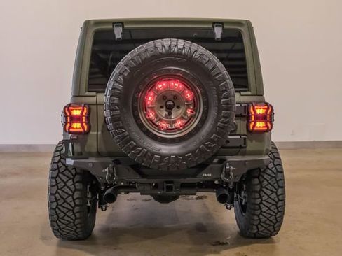 Used 2024 Jeep Wrangler Unlimited Rubicon w/ Technology Group image 7