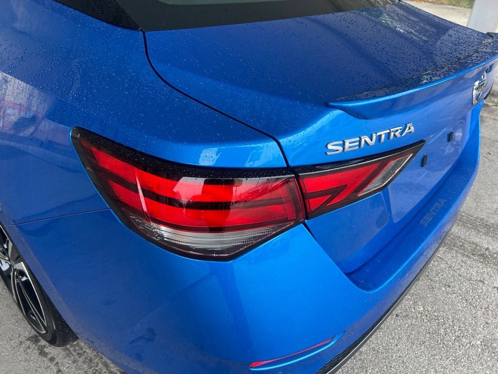 Certified 2023 Nissan Sentra SR w/ SR Premium Package FWD image 35
