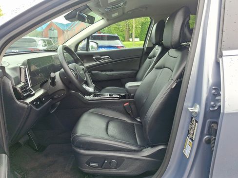 Used 2023 Kia Sportage EX image 13