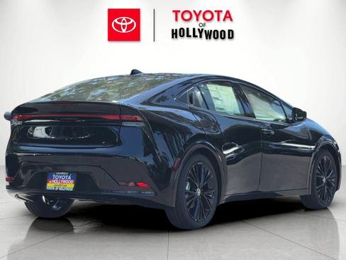 New 2026 Toyota Prius FWD image 4