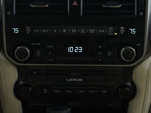 Used 2022 Lexus GX 460 Luxury w/ Sport Design Package image 21