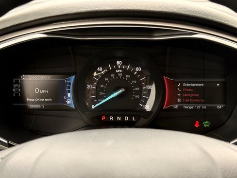 Used 2019 Ford Fusion SE FWD image 27