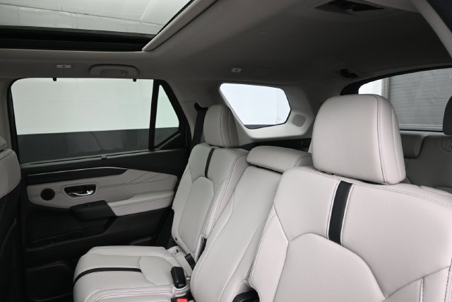 New 2026 Honda Pilot Touring image 14