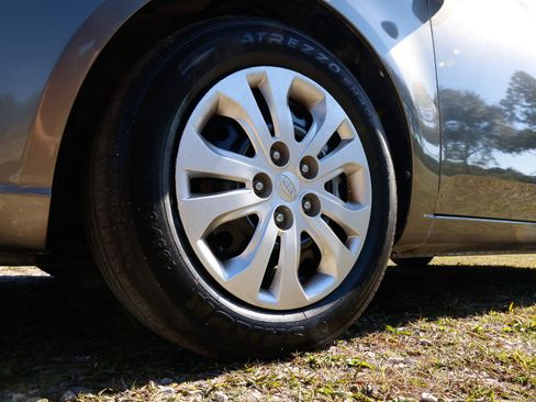 Used 2012 Kia Forte EX image 29