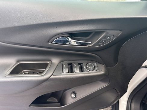 Used 2019 Chevrolet Equinox LT w/ Driver Convenience Package image 13