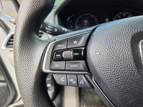 Used 2018 Honda Accord LX image 14
