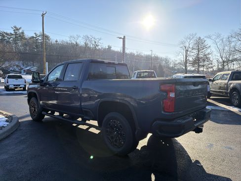 Used 2021 Chevrolet Silverado 2500 LTZ w/ LTZ Plus Package image 8