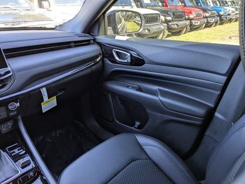New 2026 Jeep Compass Latitude AWD/4WD image 16