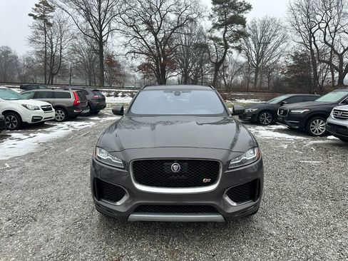 Used 2017 Jaguar F-PACE S image 2