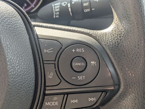 Used 2024 Toyota RAV4 XLE FWD image 18