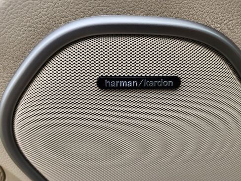 Used 2018 Jeep Grand Cherokee Overland image 13