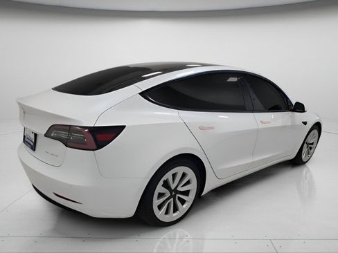 Used 2021 Tesla Model 3 Standard Range Plus RWD image 6