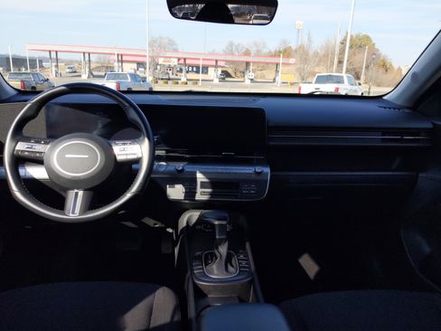 Used 2025 Hyundai Kona SEL image 28