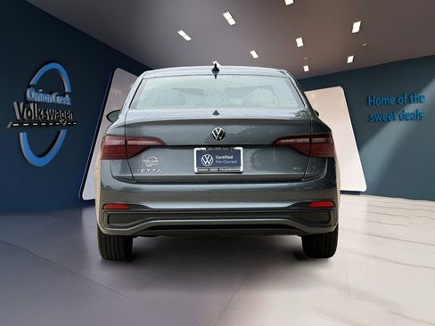 Certified 2024 Volkswagen Jetta SE FWD image 5
