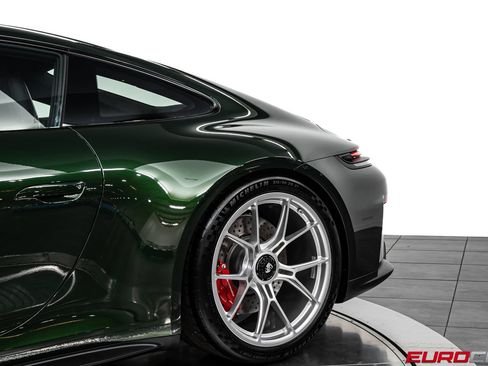 Used 2025 Porsche 911 GT3 RWD image 17