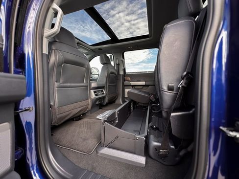 New 2026 Ford F250 Lariat w/ Black Appearance Package image 77