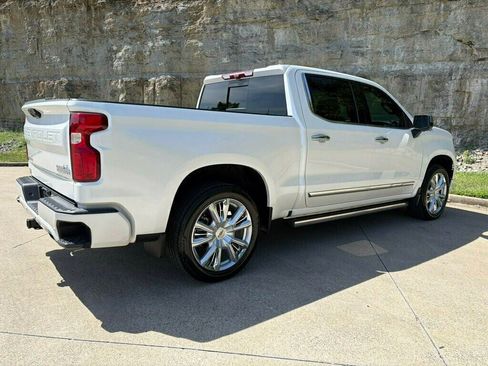 Used 2025 Chevrolet Silverado 1500 High Country w/ High Country Premium Package AWD/4WD image 7