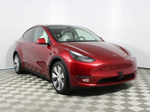 Used 2024 Tesla Model Y Long Range AWD/4WD image 28