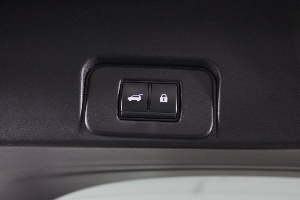 Certified 2023 Nissan Rogue Platinum FWD image 19