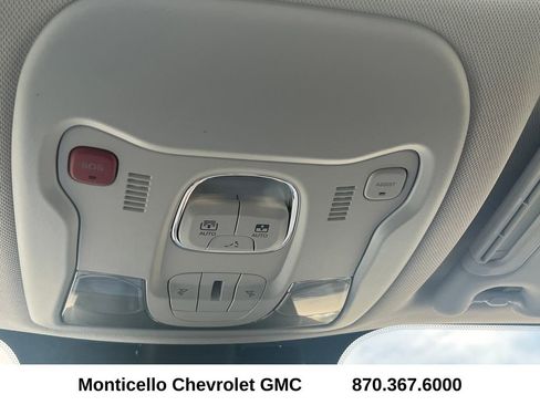 Used 2023 Jeep Renegade Latitude w/ Sun/Sound Group AWD/4WD image 22