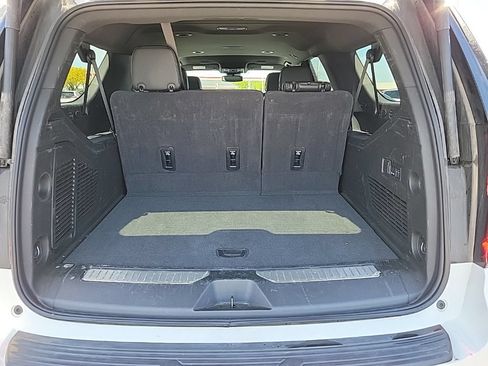 Used 2025 GMC Yukon XL Denali AWD/4WD image 8