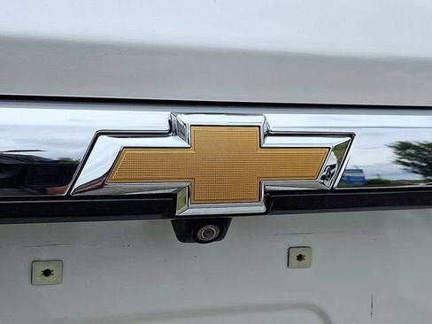 Used 2023 Chevrolet Traverse LT FWD image 32