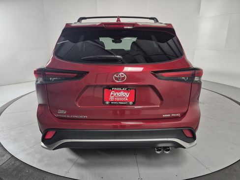 New 2026 Toyota Highlander XSE image 4