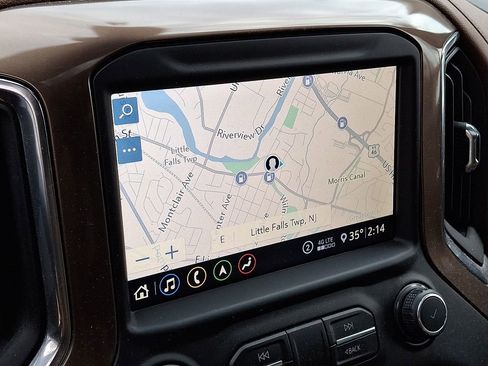 Used 2020 Chevrolet Silverado 1500 High Country w/ Technology Package image 16