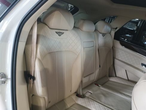 Used 2020 Bentley Bentayga AWD/4WD image 34