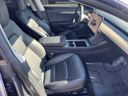 Used 2023 Tesla Model 3 Standard Range image 32