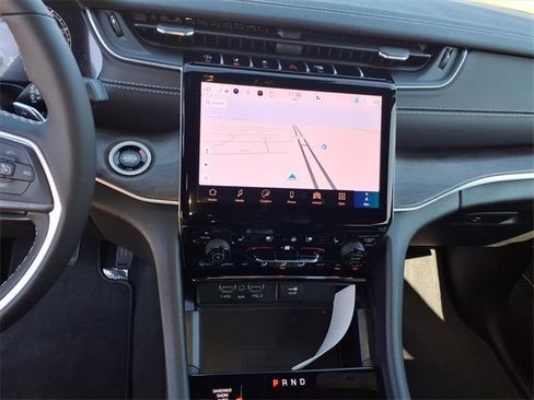 New 2025 Jeep Grand Cherokee L Limited w/ Luxury Tech Group II image 15