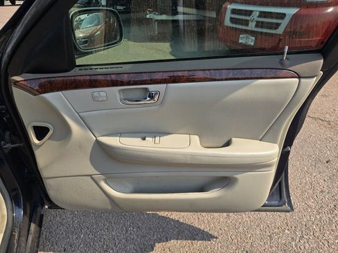 Used 2006 Cadillac DTS w/ Sun And Sound Package FWD image 24