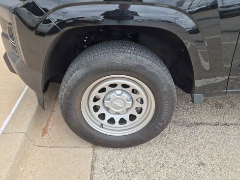 Used 2023 Chevrolet Colorado W/T image 6