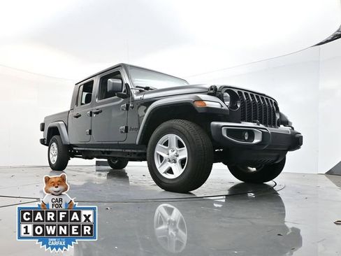 Used 2023 Jeep Gladiator Sport image 19