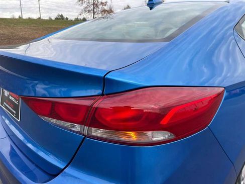 Used 2017 Hyundai Elantra SE image 26