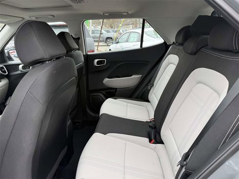 Certified 2023 Hyundai Venue SEL w/ Cargo Package image 9