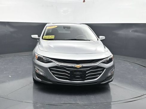 Used 2024 Chevrolet Malibu LT FWD image 2
