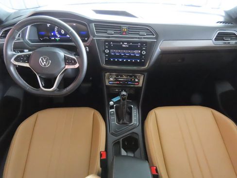 Used 2023 Volkswagen Tiguan SE w/ Panoramic Sunroof Package FWD image 37