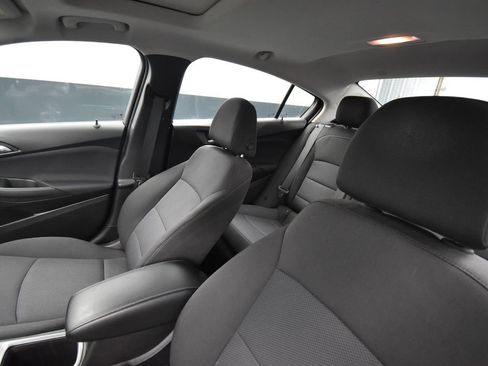 Used 2018 Chevrolet Cruze LT image 14