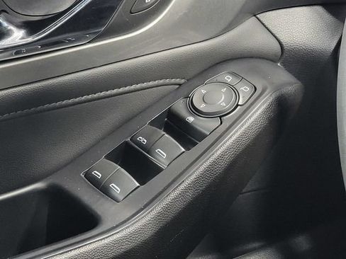 Certified 2023 Chevrolet Traverse LT FWD image 24