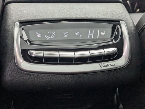 Used 2025 Cadillac XT6 Premium Luxury image 19