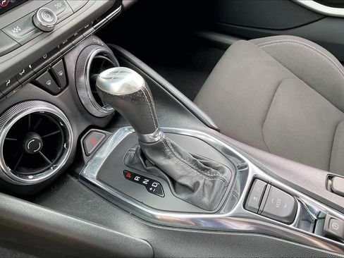 Used 2020 Chevrolet Camaro SS RWD image 16