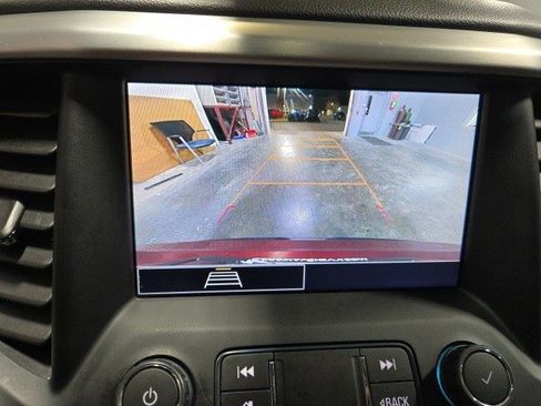 Used 2023 GMC Acadia SLE w/ Driver Convenience Package image 27