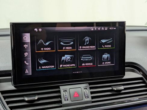 Used 2025 Audi Q5 e Premium Plus w/ Premium Plus Package AWD/4WD image 38