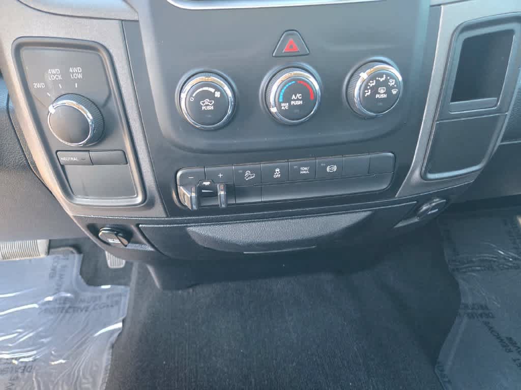 Used 2018 RAM 2500 Tradesman w/ Chrome Appearance Group AWD/4WD image 14