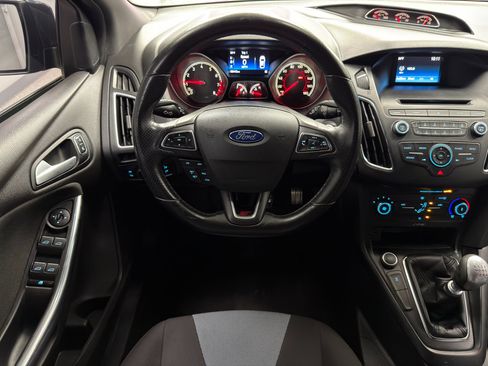 Used 2017 Ford Focus ST image 30