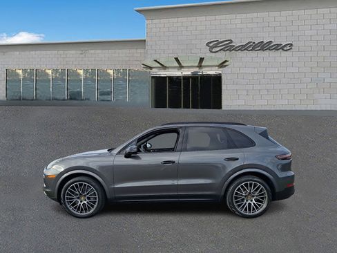 Used 2021 Porsche Cayenne S image 2