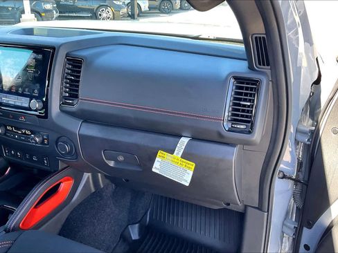 Used 2024 Nissan Frontier PRO-4X w/ Pro Convenience Package image 18